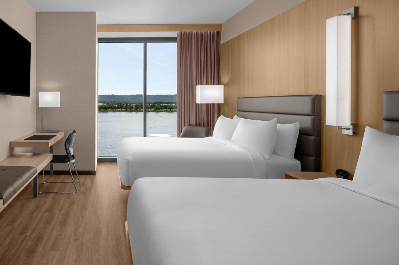 Ac Hotel By Marriott Vancouver Waterfront Exterior photo
