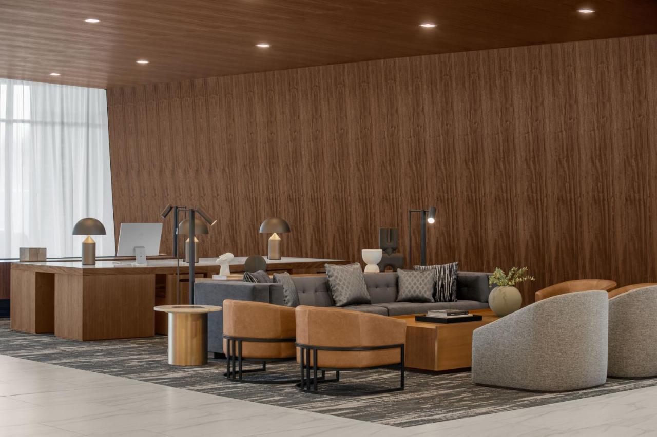 Ac Hotel By Marriott Vancouver Waterfront Exterior photo